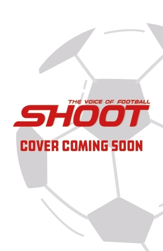 Book cover of Shoot Football Legends: Chloe Kelly