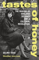 Book cover of Tastes of Honey by Selina Todd