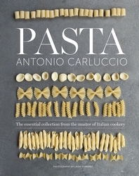 Book cover of Pasta by Antonio Carluccio